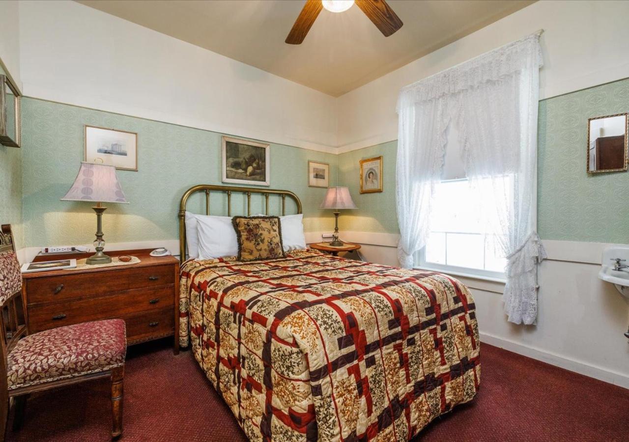 Double Room,1206654661:JPEG